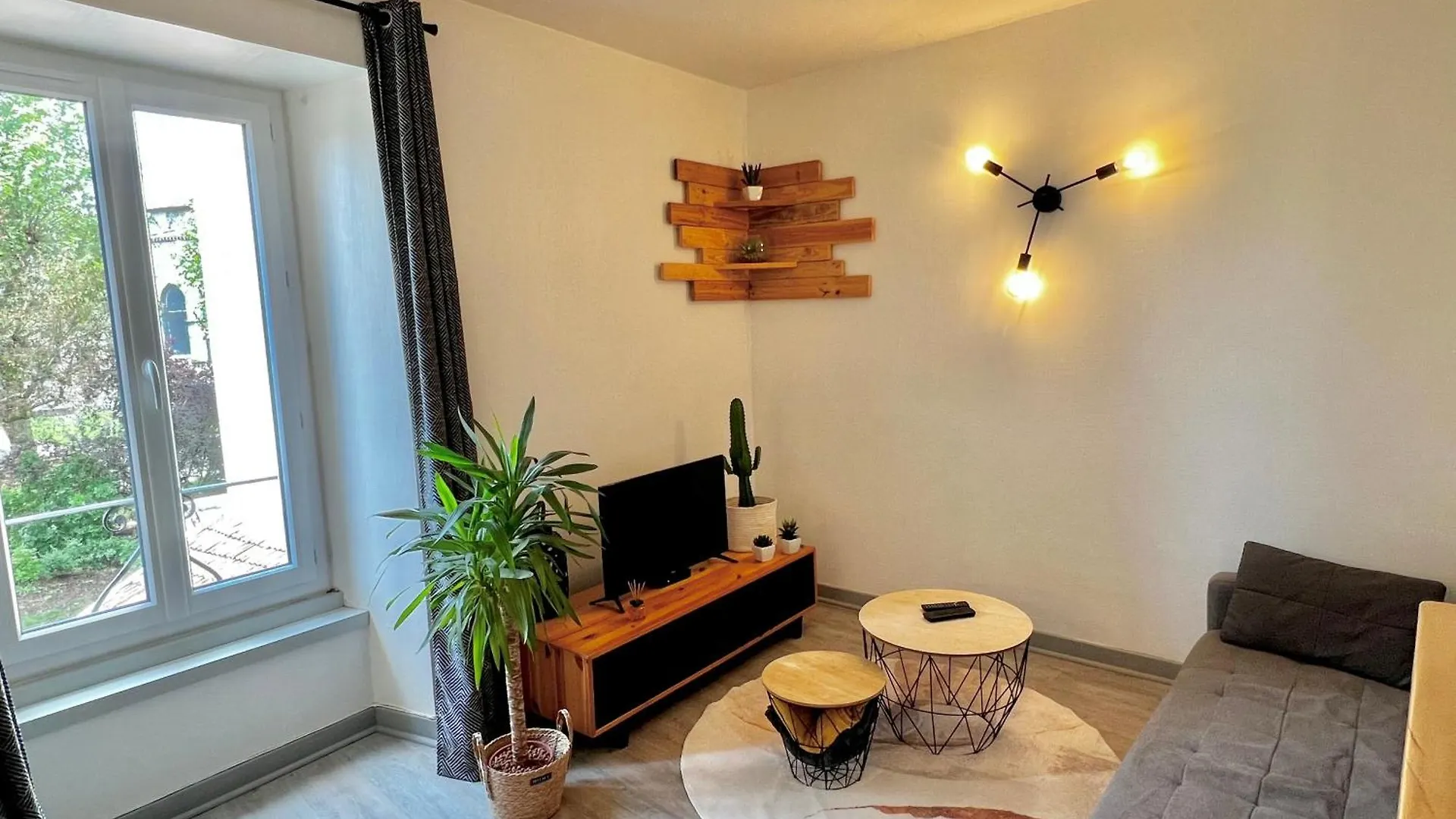 Le Paisible * * * Apartment Aurillac France