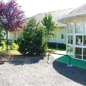 Hotel The Originals Access Aéroport,, Aurillac